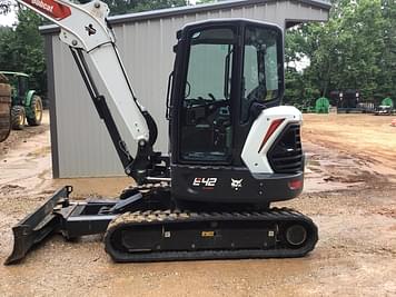 Main image Bobcat E42