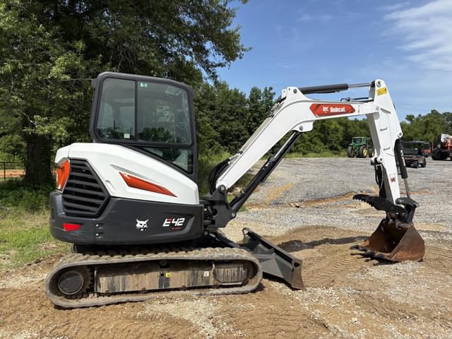 Image of Bobcat E42 equipment image 4
