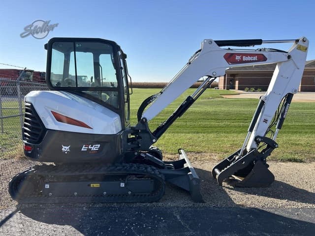 Image of Bobcat E42 equipment image 1