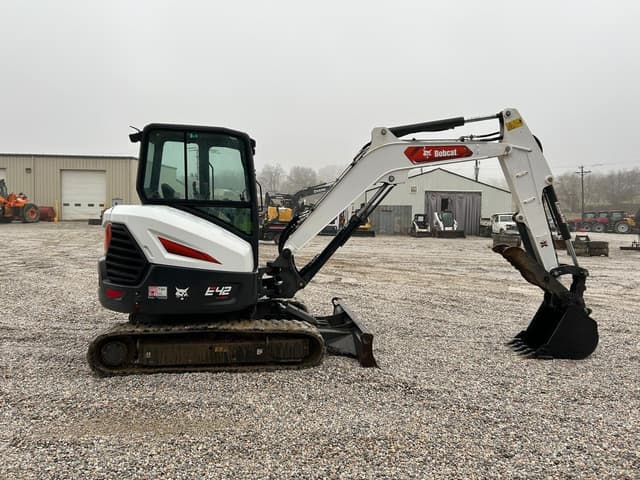 Image of Bobcat E42 equipment image 4