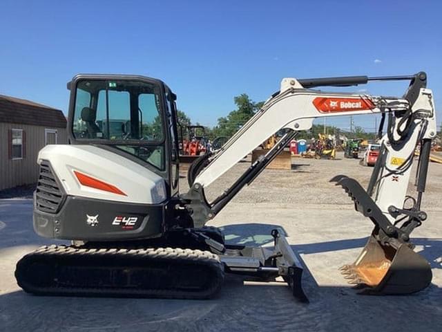 Image of Bobcat E42 equipment image 4