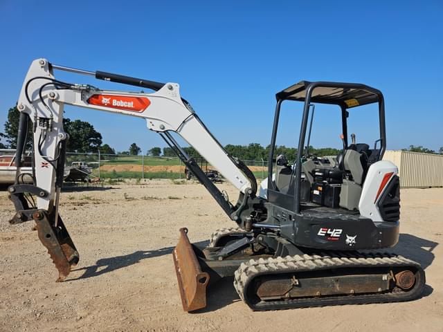 Image of Bobcat E42 equipment image 2