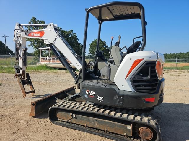 Image of Bobcat E42 equipment image 4