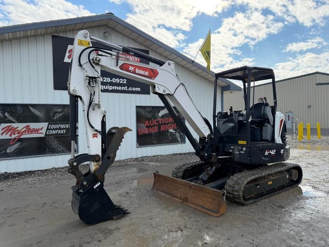 Image of Bobcat E42 equipment image 1