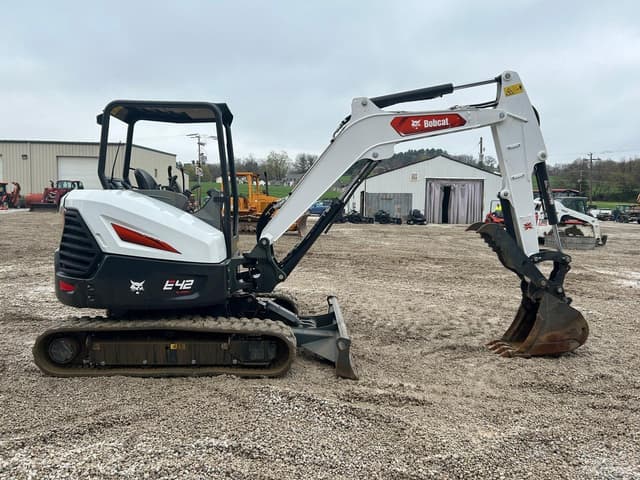 Image of Bobcat E42 equipment image 4