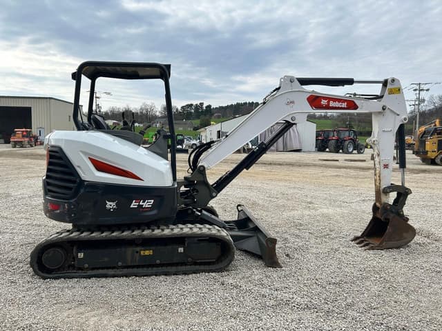 Image of Bobcat E42 equipment image 4