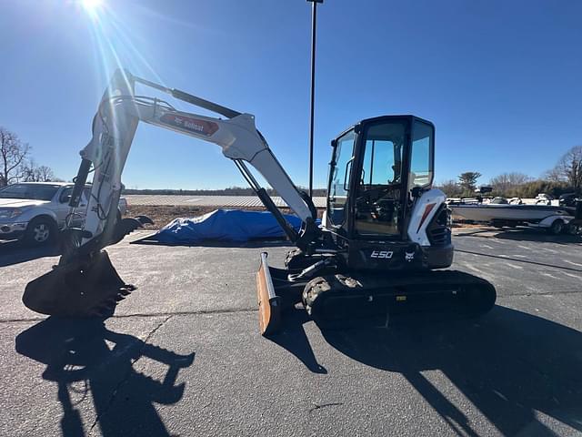 Image of Bobcat E50 equipment image 2