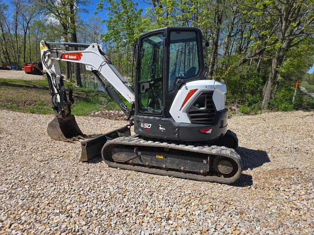 Image of Bobcat E50 equipment image 4