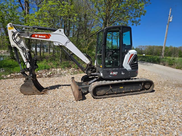Image of Bobcat E50 equipment image 2