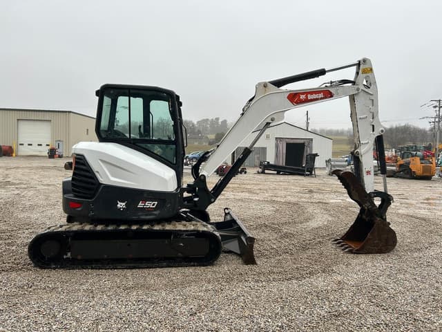 Image of Bobcat E50R2 equipment image 4