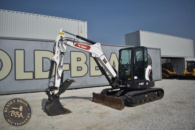 Image of Bobcat E50R2 equipment image 3