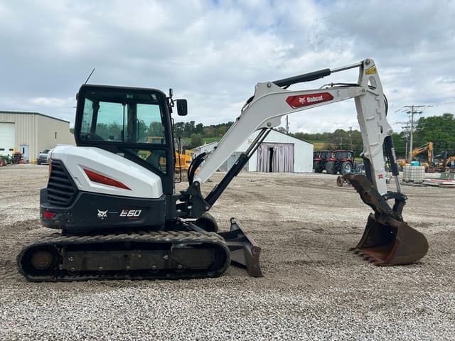 Image of Bobcat E60 equipment image 4