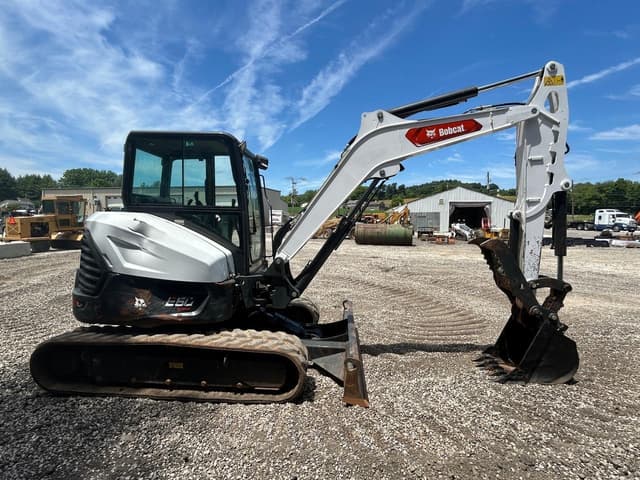 Image of Bobcat E60 equipment image 4