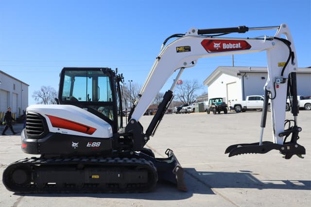 Image of Bobcat E88 equipment image 4