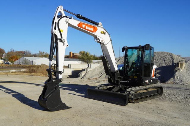 Image of Bobcat E88 equipment image 2