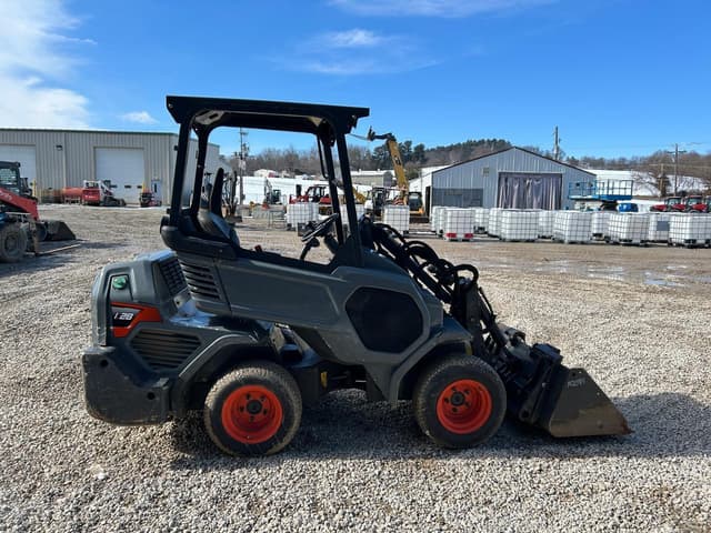 Image of Bobcat L28 equipment image 4