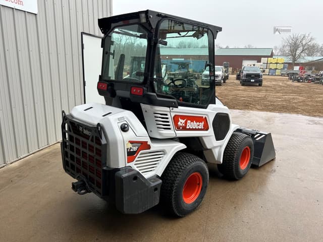 Image of Bobcat L28 equipment image 4