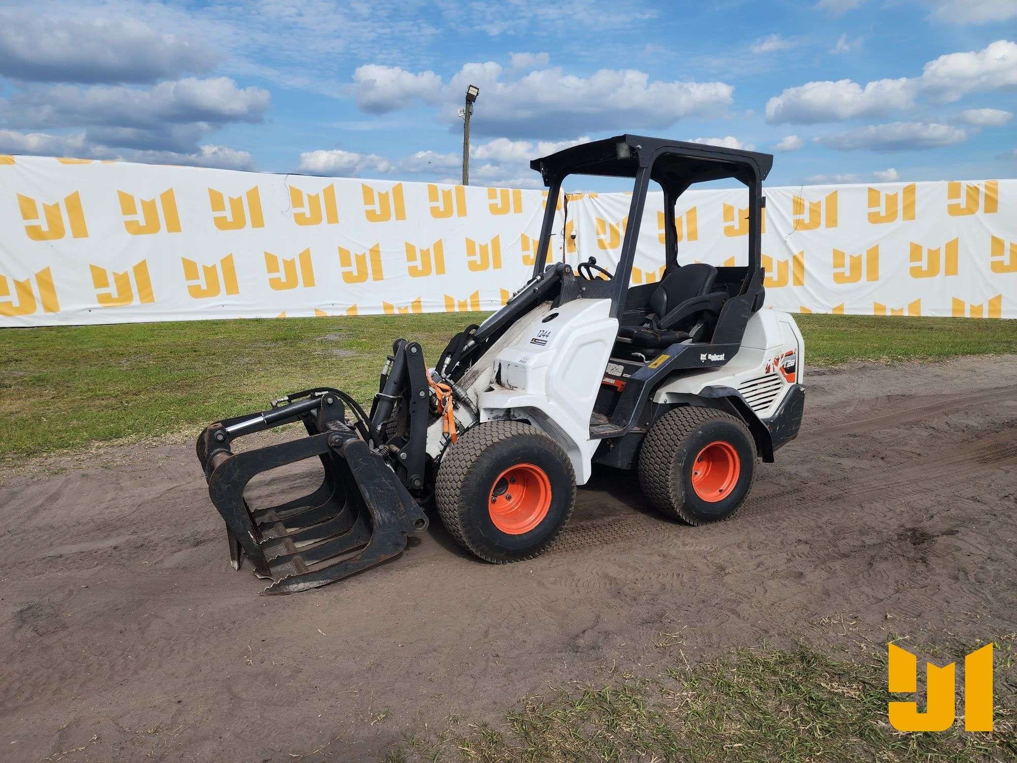 2022 Bobcat L28 Equipment Image0