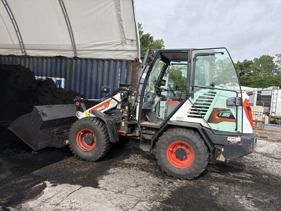 2022 Bobcat L85 Equipment Image0