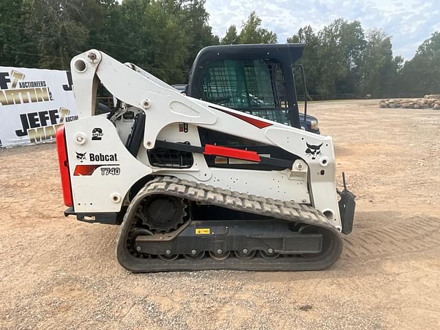 Image of Bobcat T740 equipment image 3