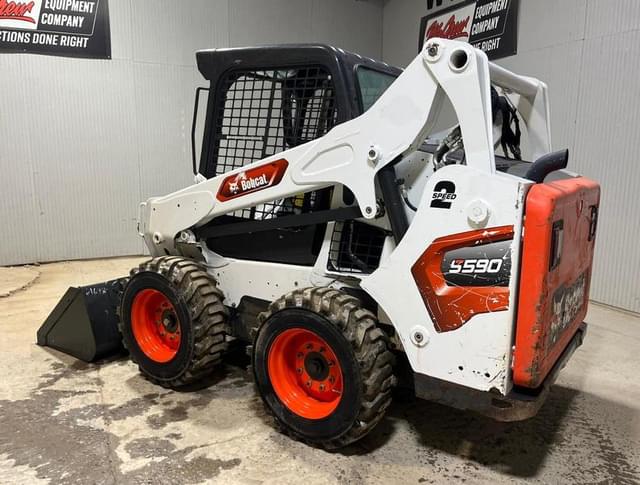 Image of Bobcat S590 equipment image 2