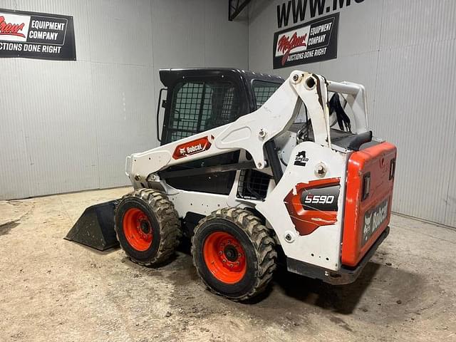 Image of Bobcat S590 equipment image 2