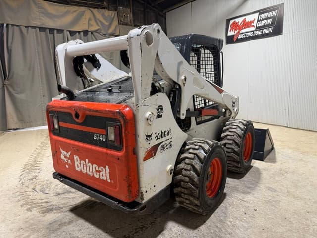 Image of Bobcat S740 equipment image 4