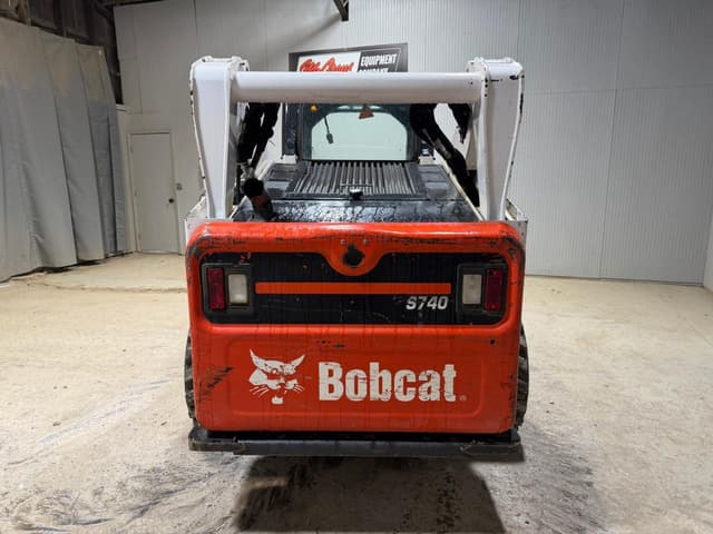 Image of Bobcat S740 equipment image 3