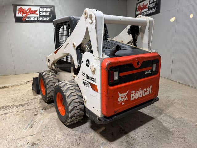 Image of Bobcat S740 equipment image 2