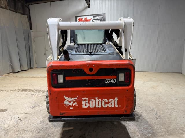Image of Bobcat S740 equipment image 3
