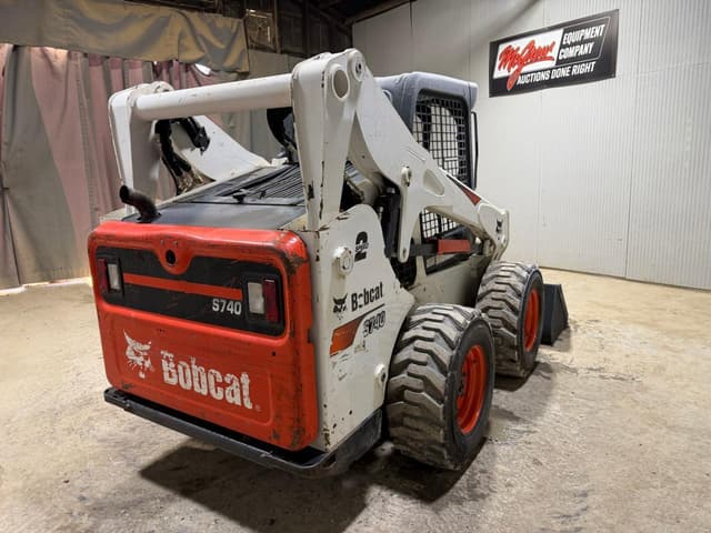 Image of Bobcat S740 equipment image 4