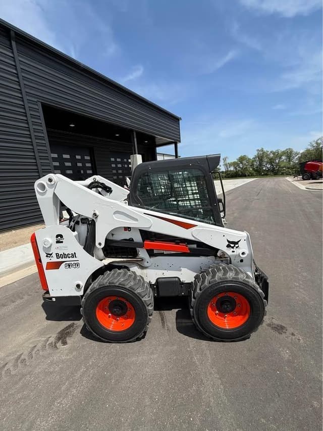 Image of Bobcat S740 equipment image 1