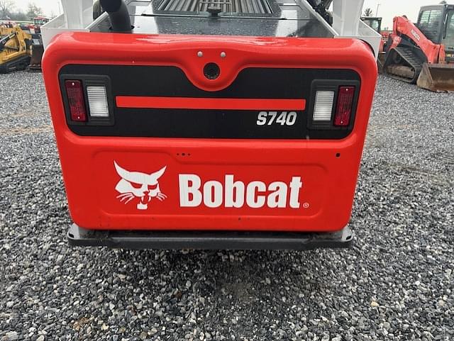 Image of Bobcat S740 equipment image 4