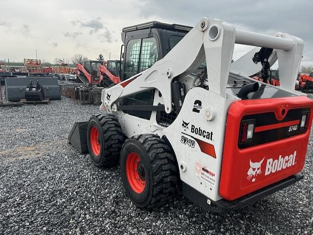 Image of Bobcat S740 equipment image 3