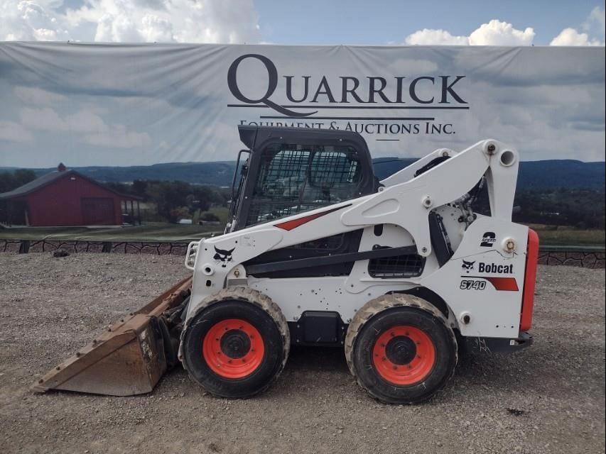 Main image Bobcat S740