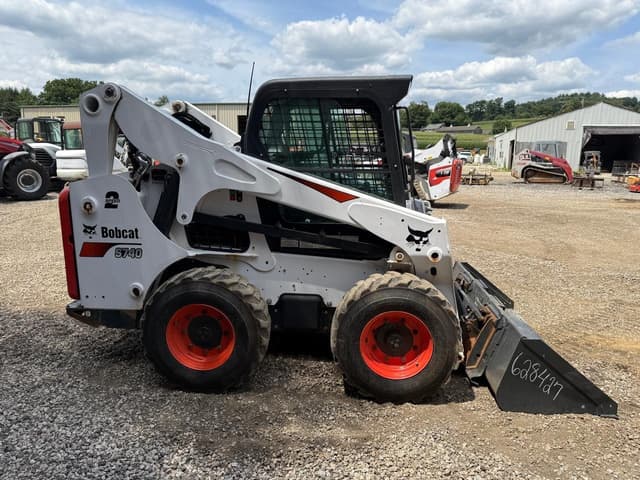 Image of Bobcat S740 equipment image 4
