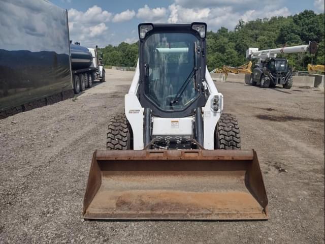 Image of Bobcat S740 equipment image 2
