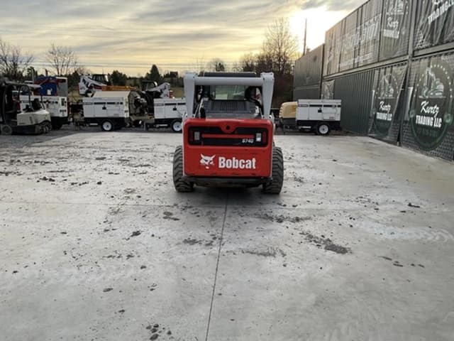 Image of Bobcat S740 equipment image 2