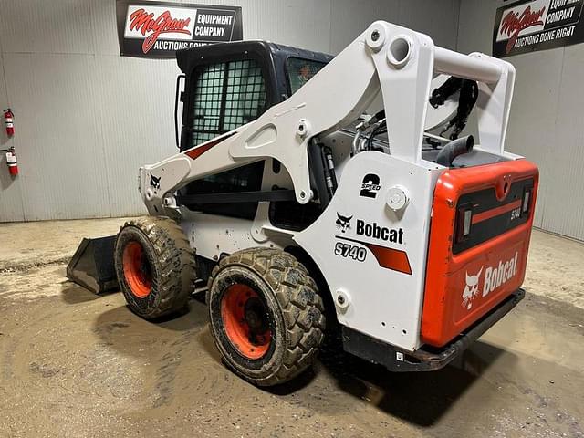 Image of Bobcat S740 equipment image 2