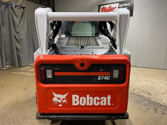 Image of Bobcat S740 equipment image 3