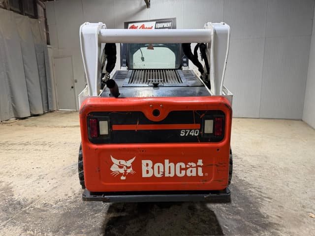 Image of Bobcat S740 equipment image 3
