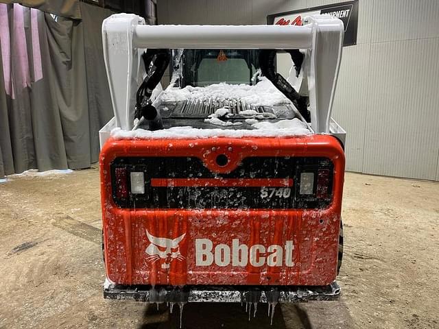 Image of Bobcat S740 equipment image 3