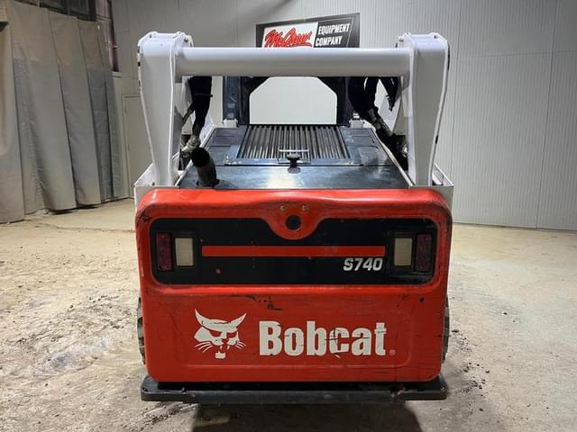 Image of Bobcat S740 equipment image 3