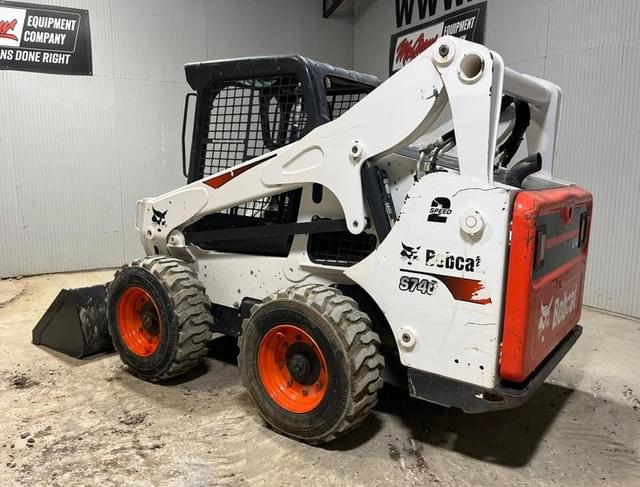 Image of Bobcat S740 equipment image 2