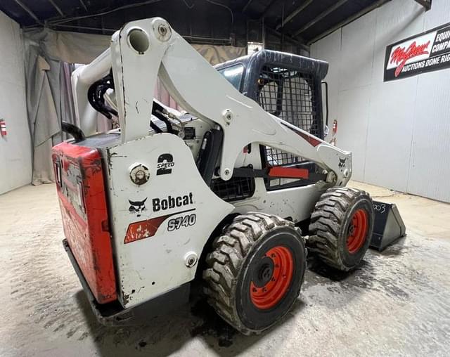 Image of Bobcat S740 equipment image 4