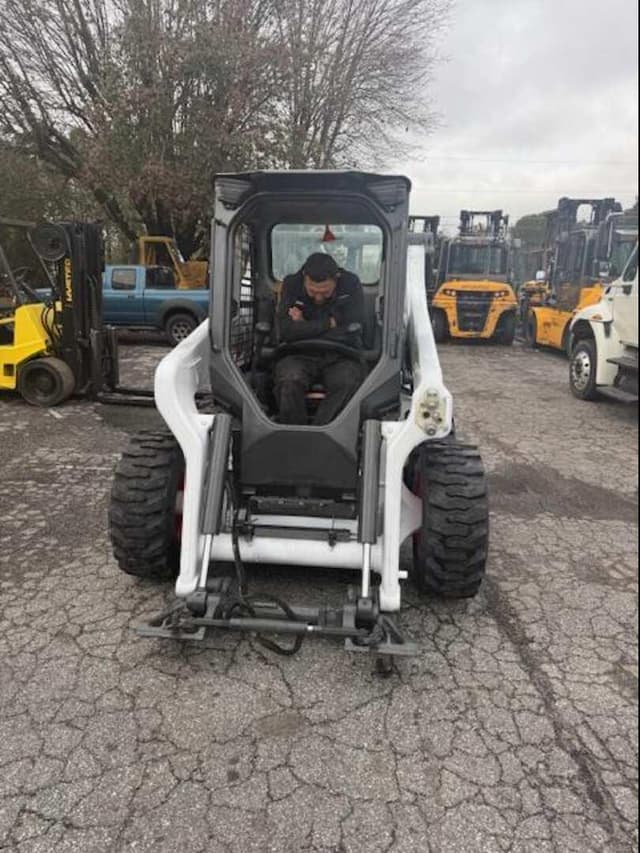 Image of Bobcat S76 equipment image 2