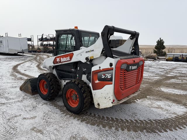 Image of Bobcat S76 equipment image 2