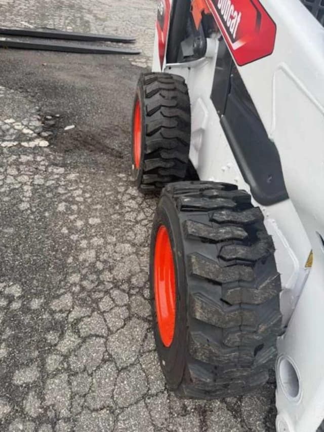 Image of Bobcat S76 equipment image 4