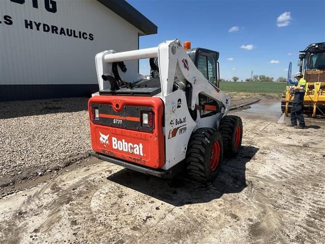 Image of Bobcat S770 equipment image 2