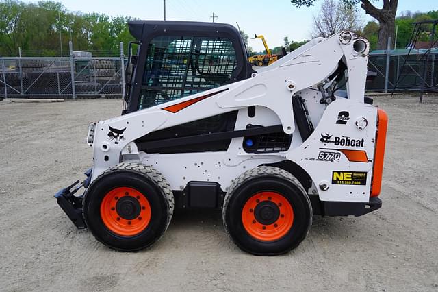 Image of Bobcat S770 equipment image 1